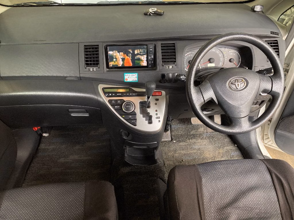 TOYOTA ISIS