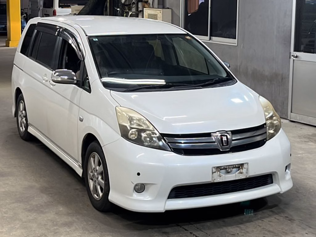 TOYOTA ISIS