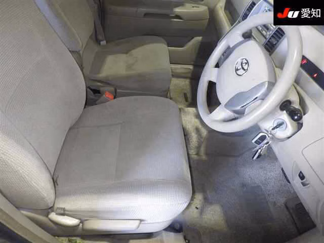 TOYOTA RAUM