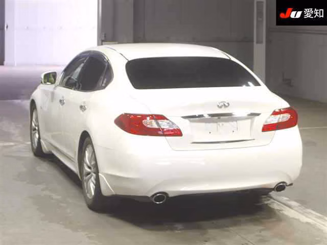 NISSAN FUGA