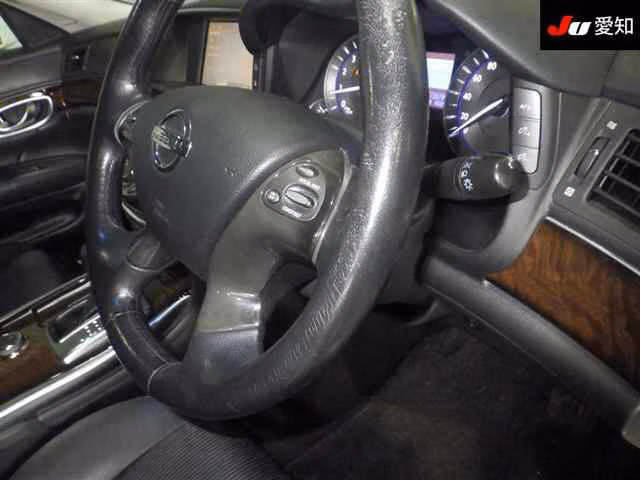 NISSAN FUGA