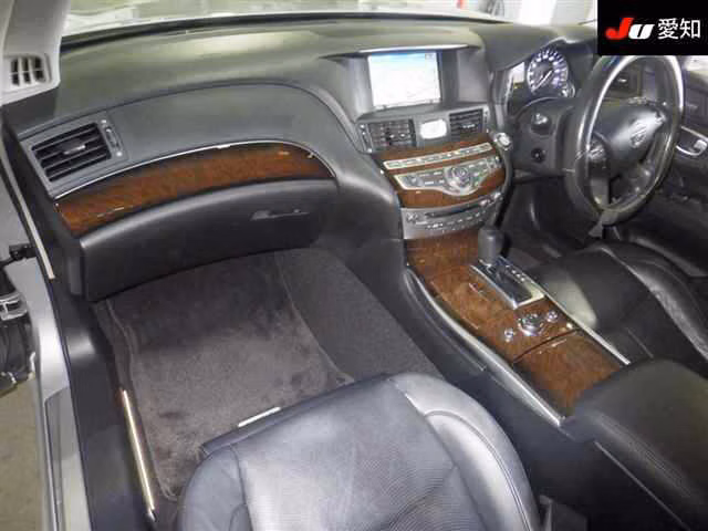 NISSAN FUGA