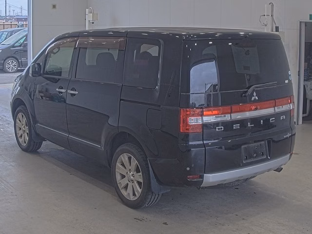 MITSUBISHI DELICA D:5
