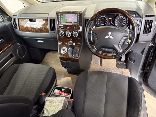 MITSUBISHI DELICA D:5