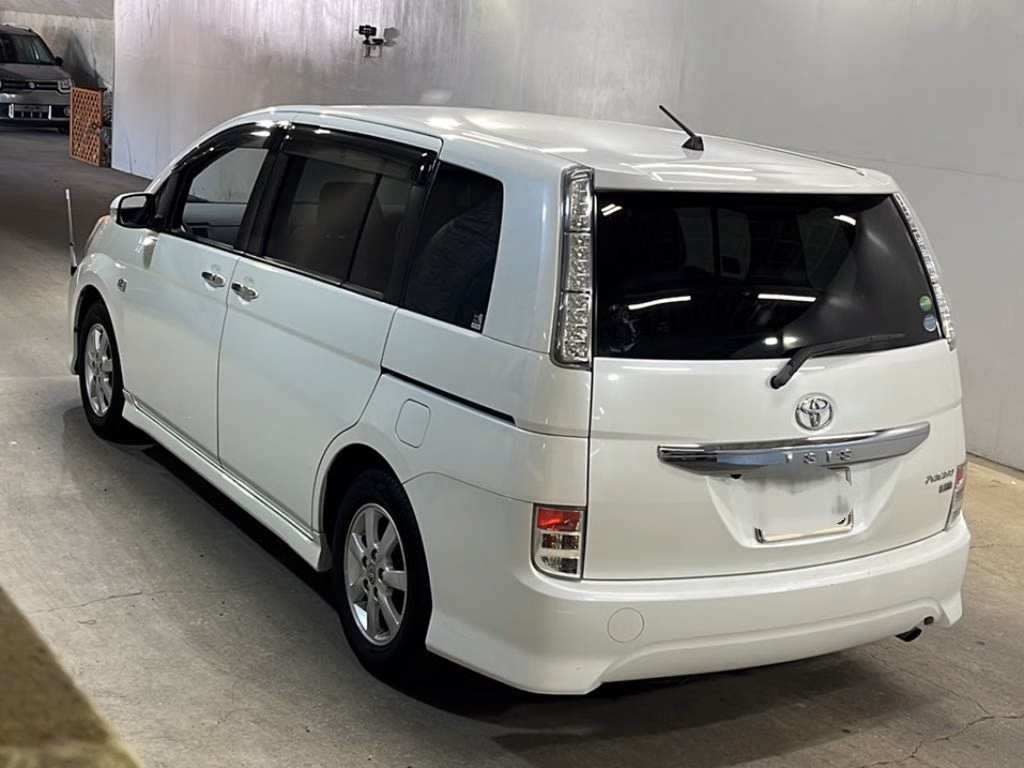 TOYOTA ISIS