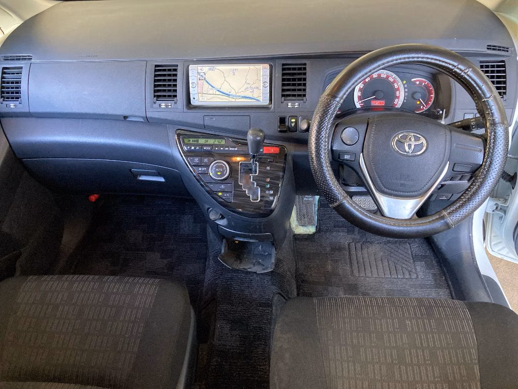 TOYOTA ISIS