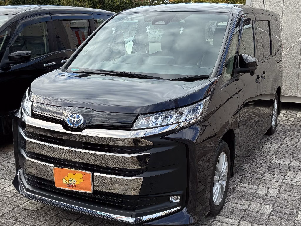 TOYOTA NOAH