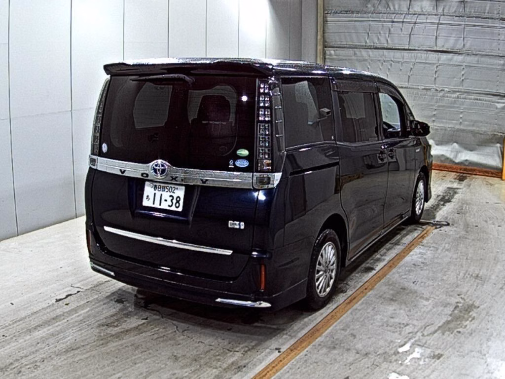 TOYOTA VOXY