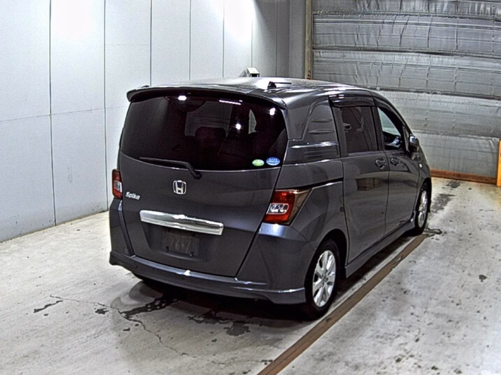 HONDA FREED SPIKE