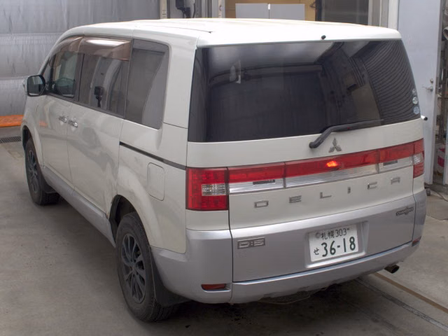 MITSUBISHI DELICA D:5