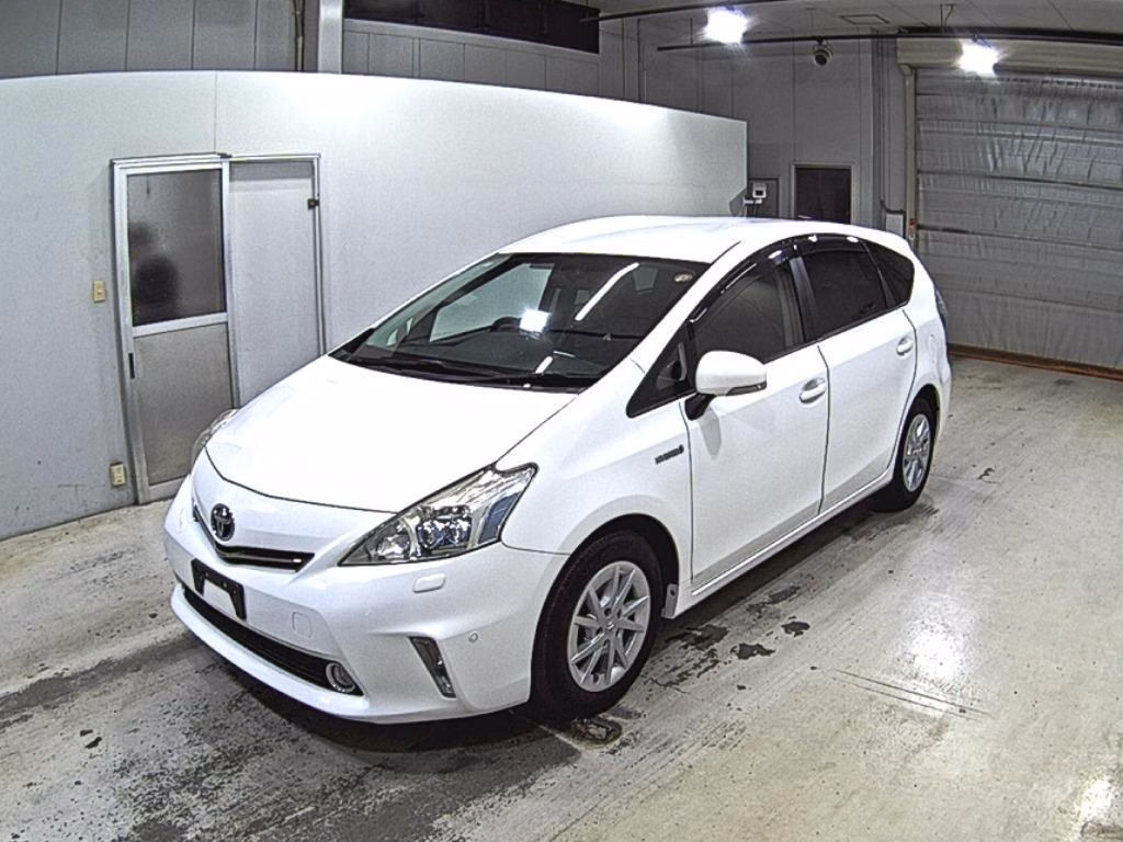 TOYOTA PRIUS ALPHA