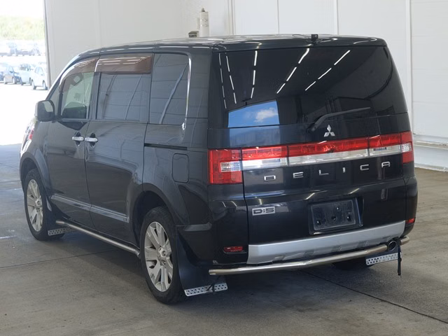 MITSUBISHI DELICA D:5