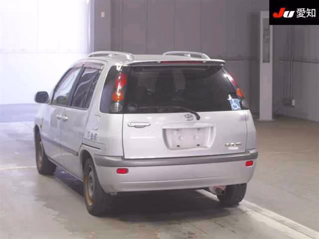 TOYOTA RAUM