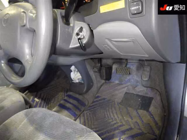 TOYOTA RAUM