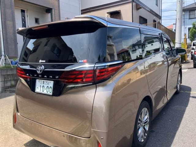 TOYOTA ALPHARD
