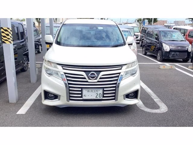 NISSAN ELGRAND