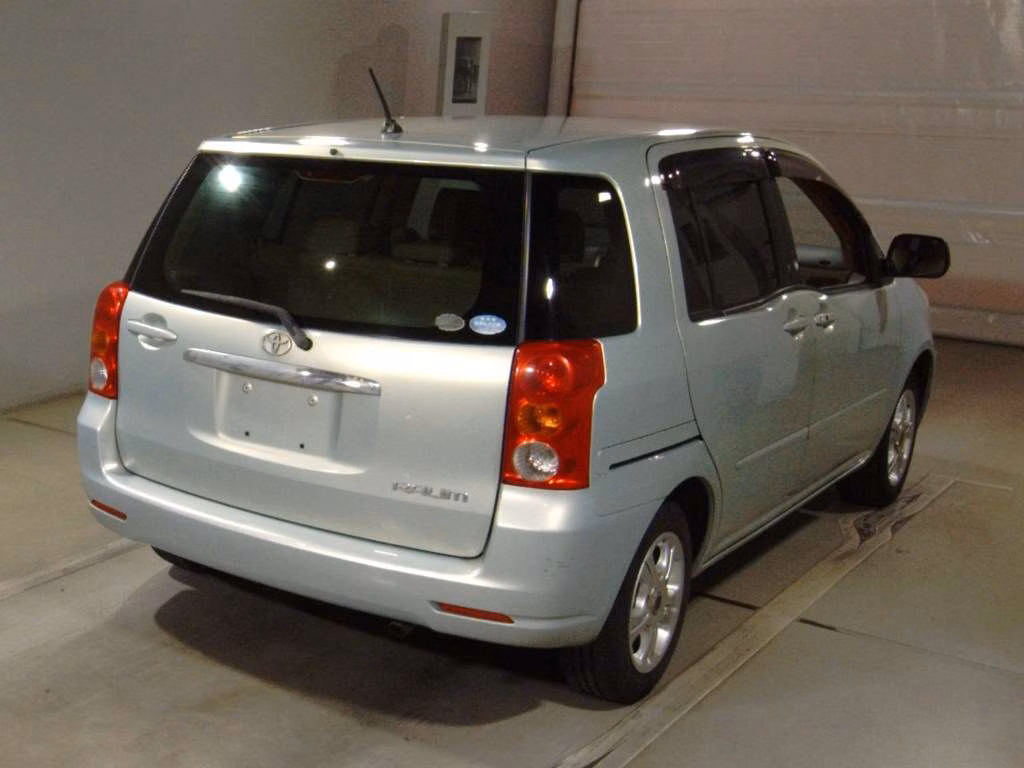 TOYOTA RAUM