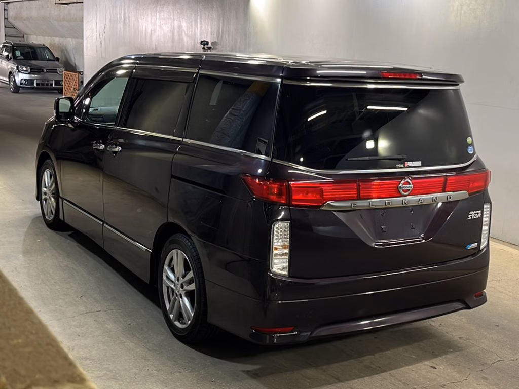 NISSAN ELGRAND