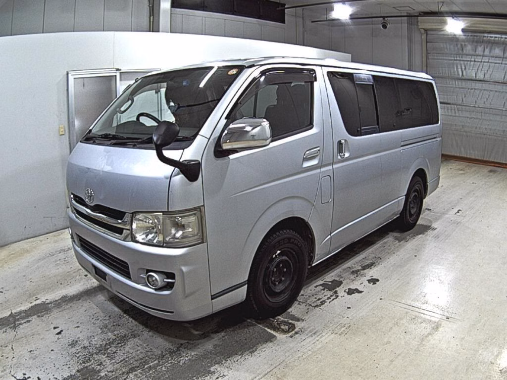 TOYOTA REGIUS ACE
