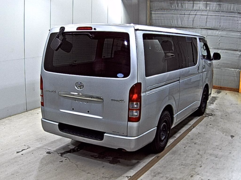 TOYOTA REGIUS ACE