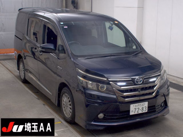 TOYOTA VOXY