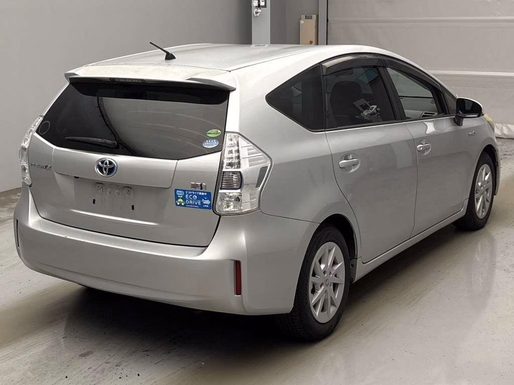 TOYOTA PRIUS ALPHA