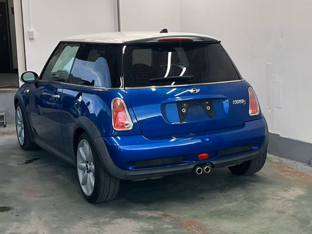 MINI HATCH