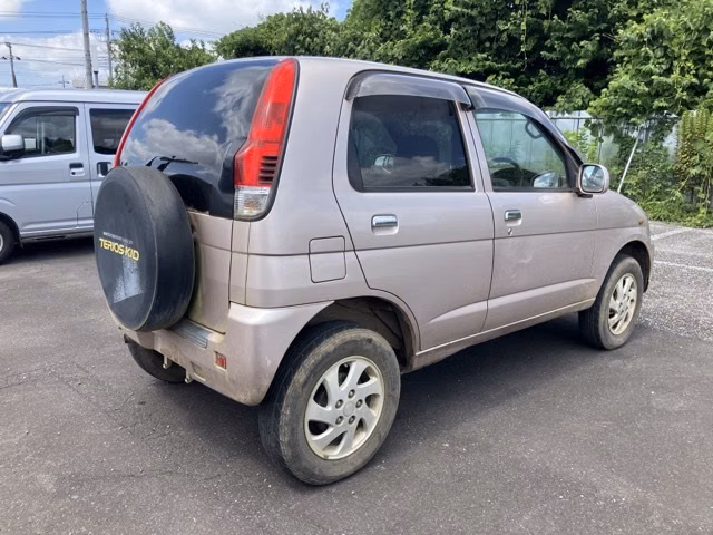 DAIHATSU TERIOS KID