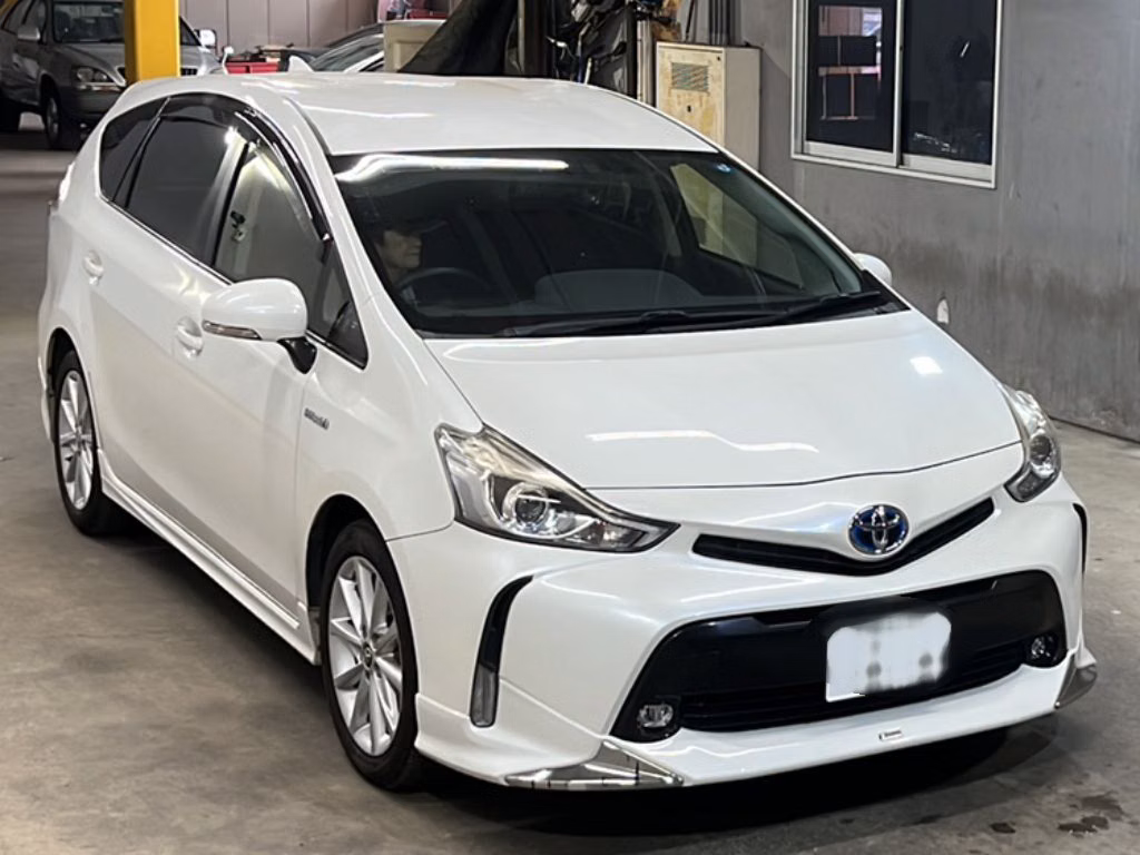 TOYOTA PRIUS ALPHA