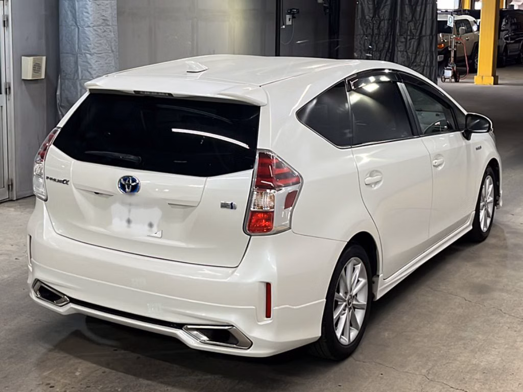 TOYOTA PRIUS ALPHA