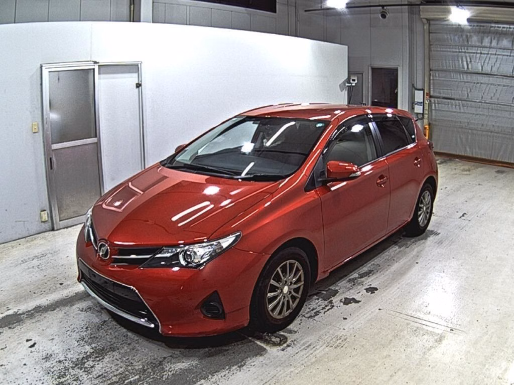 TOYOTA AURIS