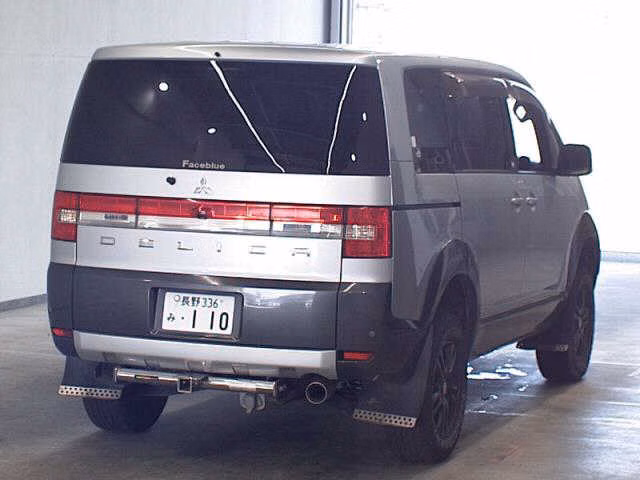 MITSUBISHI DELICA D:5