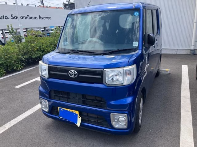 TOYOTA PIXIS MEGA