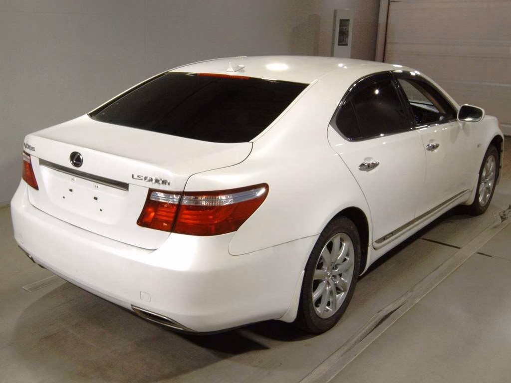 LEXUS LS600H