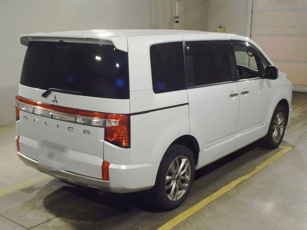 MITSUBISHI DELICA D:5