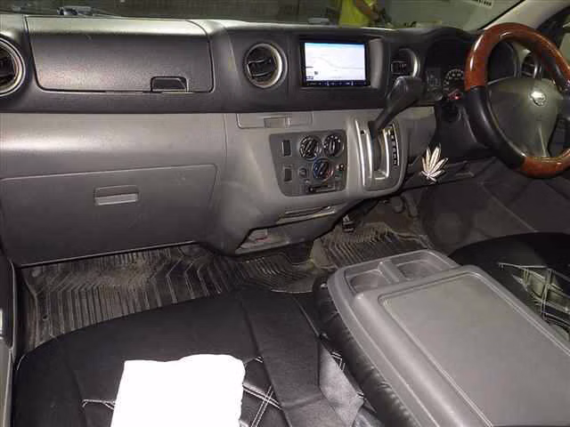 NISSAN NV350 CARAVAN