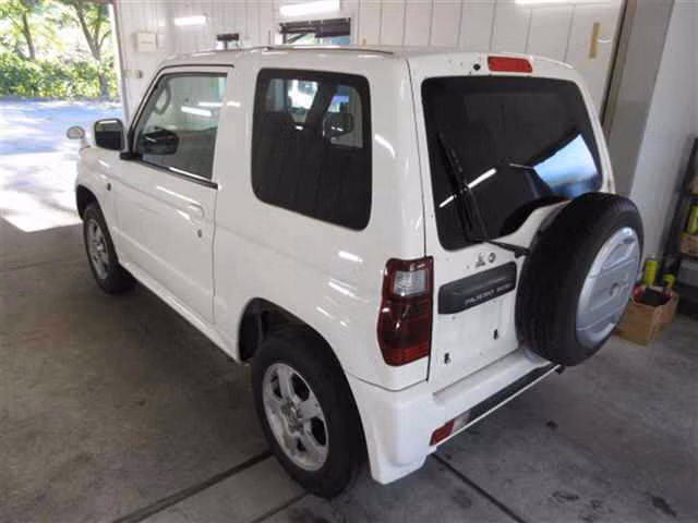 MITSUBISHI PAJERO MINI