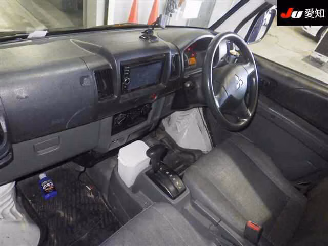 MITSUBISHI MINICAB