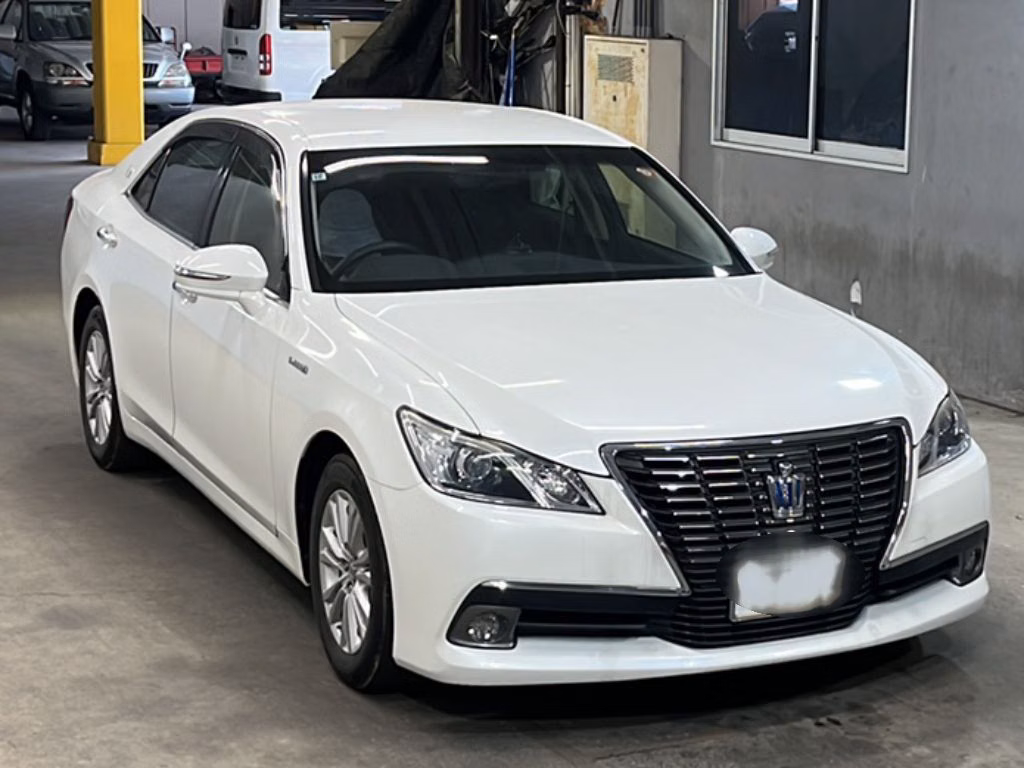 TOYOTA CROWN