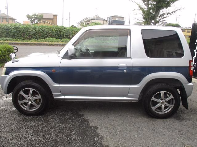 MITSUBISHI PAJERO MINI