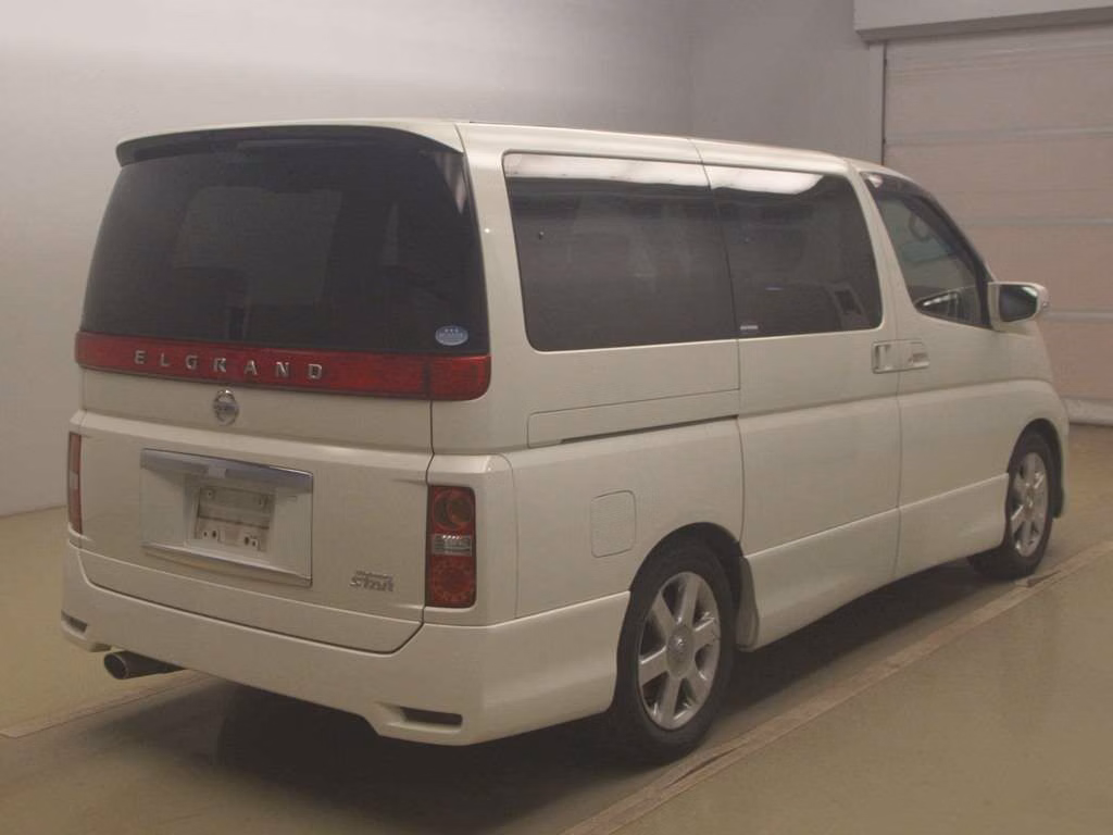 NISSAN ELGRAND