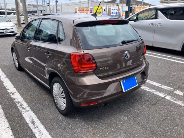 VOLKSWAGEN POLO