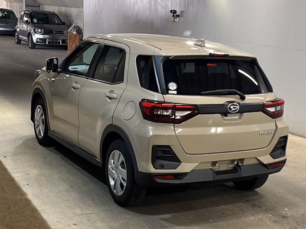 DAIHATSU ROCKY
