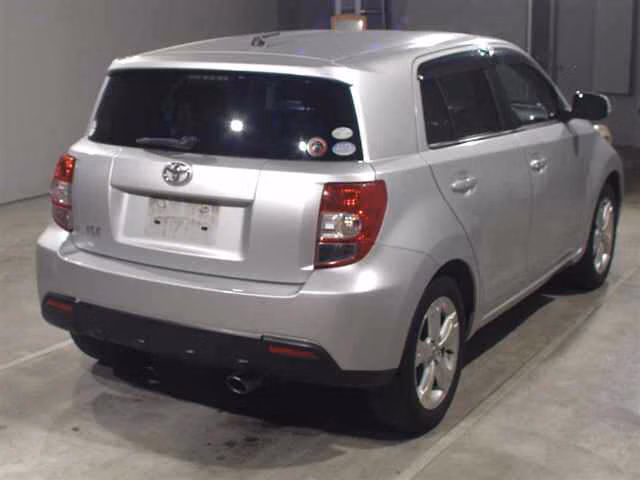 TOYOTA IST