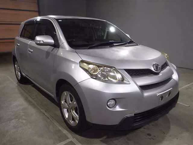 TOYOTA IST