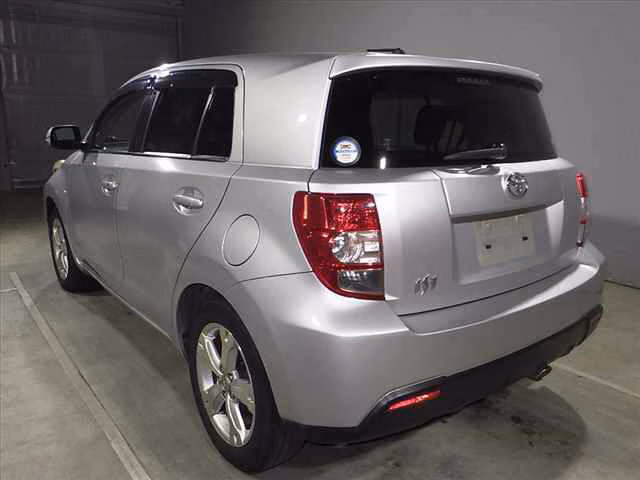 TOYOTA IST