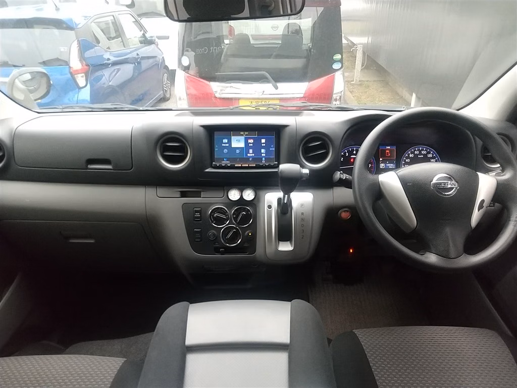 NISSAN NV350 CARAVAN