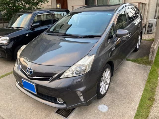 TOYOTA PRIUS ALPHA