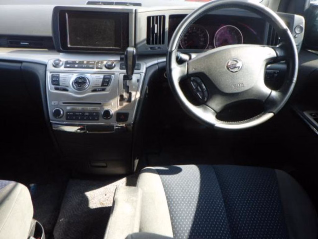 NISSAN ELGRAND