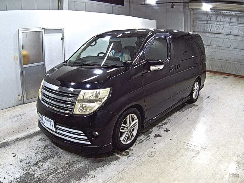 NISSAN ELGRAND